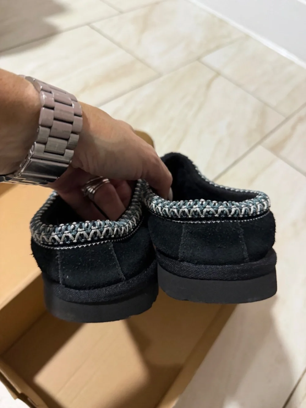 Tasman slippers size 5 UGG